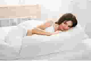 Travesseiro de Corpo King Xuxão Chuchão Abraço Toque de Pluma Pena 150x50cm Inodoro, Antialérgico Branco
