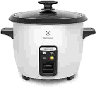 Electrolux RCB50 - Panela Elétrica vapor arroz, capacidade 1,3L, 7 xícaras manter aquecido, panela removível antiaderente, tampa vidro, 127v, por Rita Lobo, branca