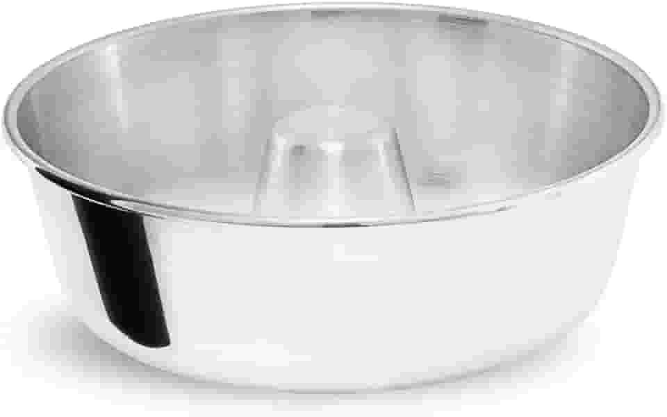 Forma Redonda de Alumínio com Furo Central, 20, 22 ou 24 cm, Ideal para Bolos e Pudins, Distribuição Uniforme de Calor (20)