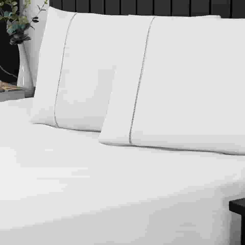 Jogo de Cama Casal Percal 400 Fios Ponto Palito 03 Peças, Antiácaro, Anti-pilling com Toque Macio - Branco