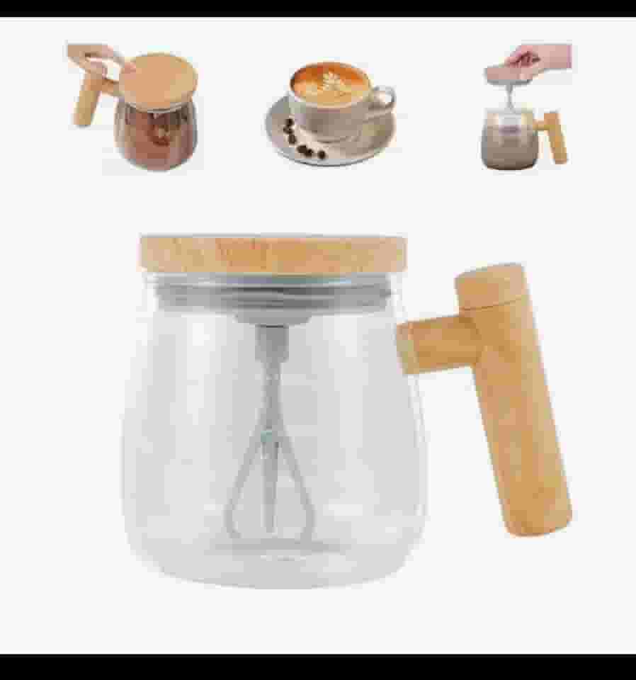 Caneca Mixer Automática com Tampa de Madeira, 400ml, para Café, Achocolatado, Leite e Shakes, Misturador Elétrico com Carregamento USB-C, Design Moderno e Elegante