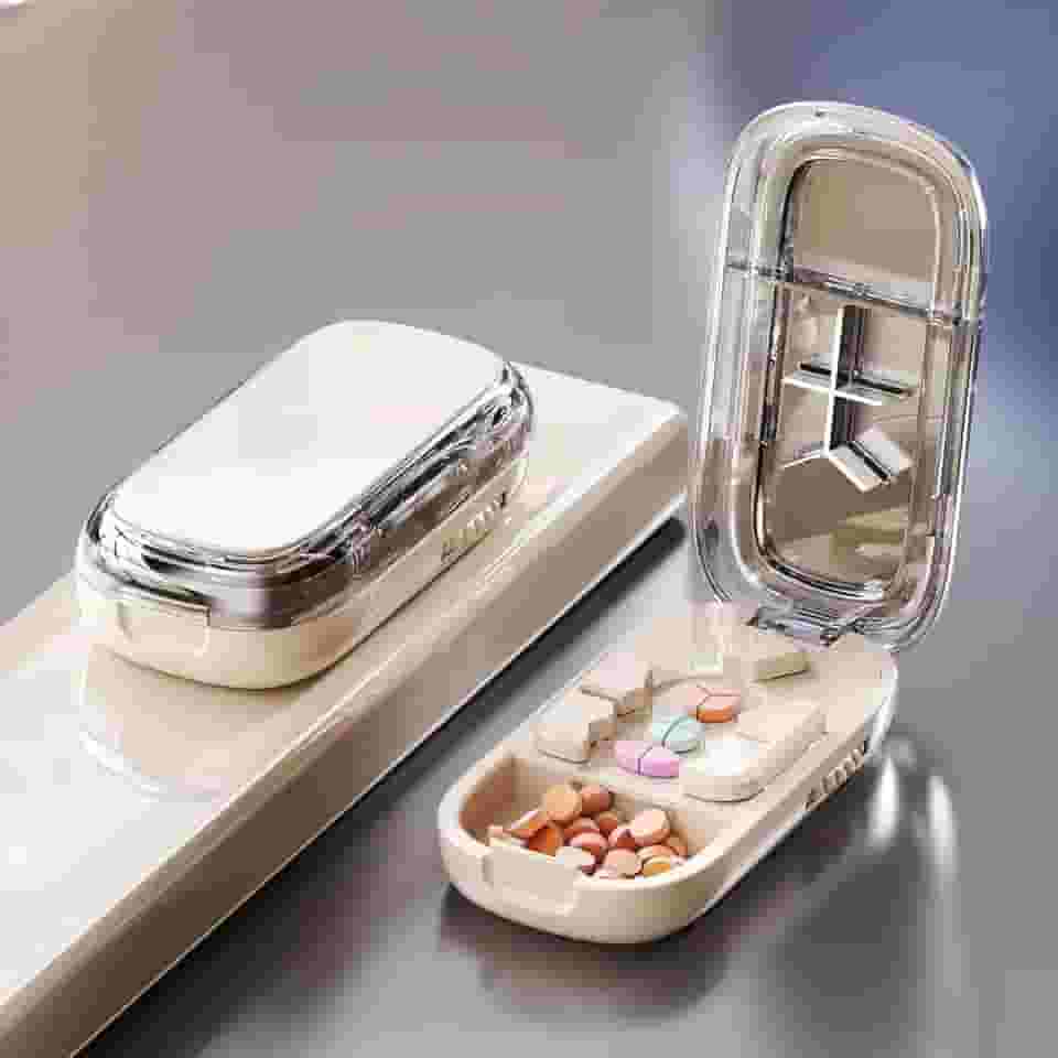 Cortador de comprimidos, divisor profissional portátil para comprimidos pequenos e pequenos, cortador de 1/2 1/3 1/4 com lâminas de aço inoxidável e caixa de armazenamento (branco)