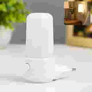 Luminária de Tomada LED Luz Noturna Bivolt – Elegante e Compacta – Duas Cores (Branca e Amarela) – Para Quarto Infantil, Corredor, Sala, Cozinha e Ambientes Escuros (BRANCA)