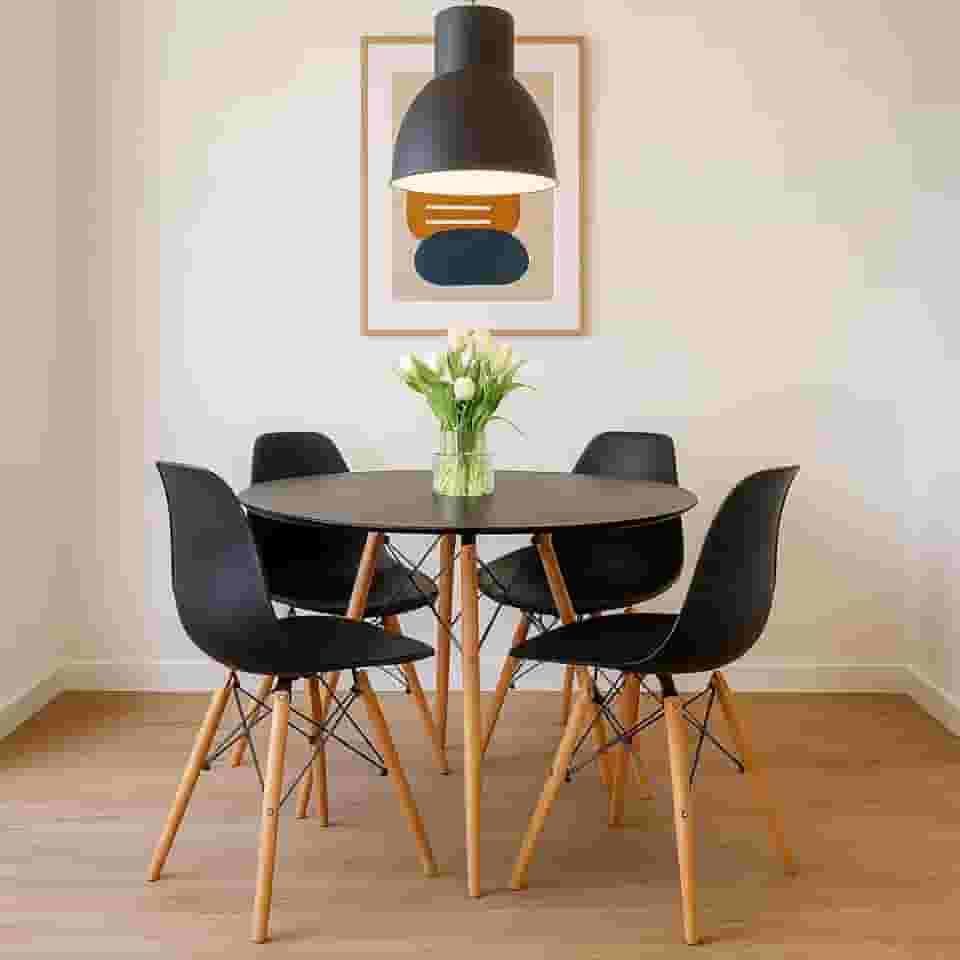 Mesa Redonda De Jantar 70cm + 4 Cadeiras Eames (Preto)