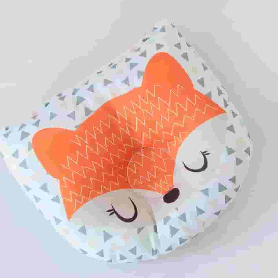 Travesseiro Almofada Anatômico de Bichinhos para Bebê Feminino e Masculino RN (Raposa Laranja)
