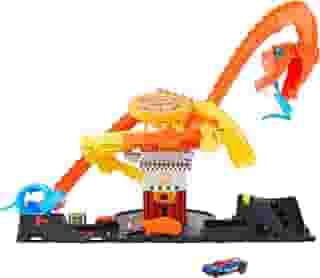Hot Wheels City, Pista Ataque de Cobra vs Pizzaria e 1 Carrinho em Escala 1:64