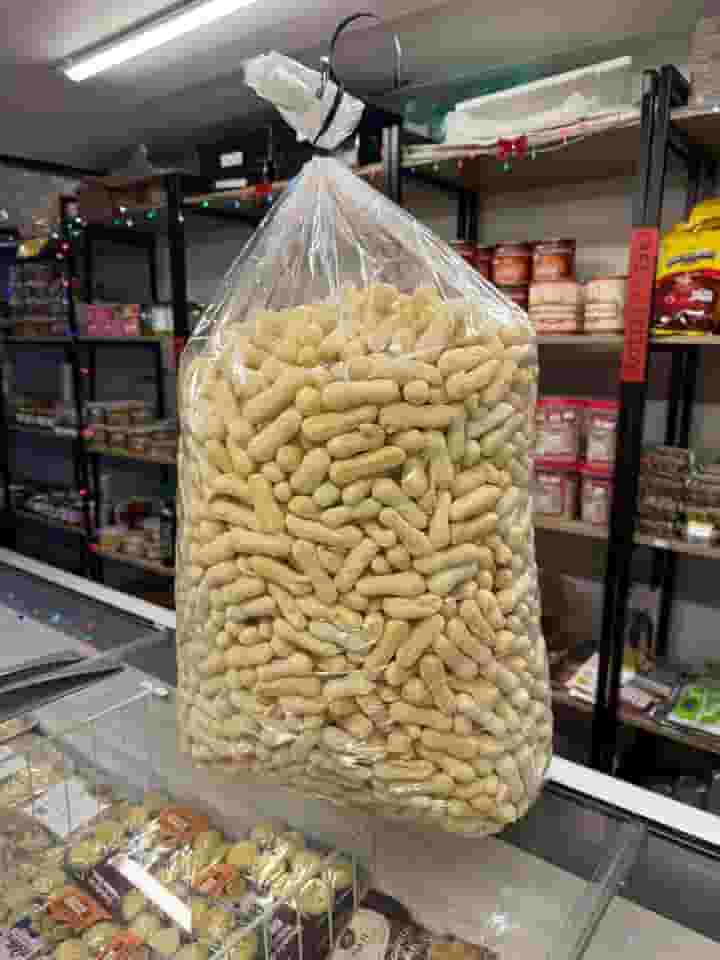 Biscoito de Polvilho Escaldado Tradicional, Super Crocante, Sem Glúten, Pacote Família 2kg - 5kg, Feito com Polvilho e Ovo, Lanche Brasileiro (2kg)