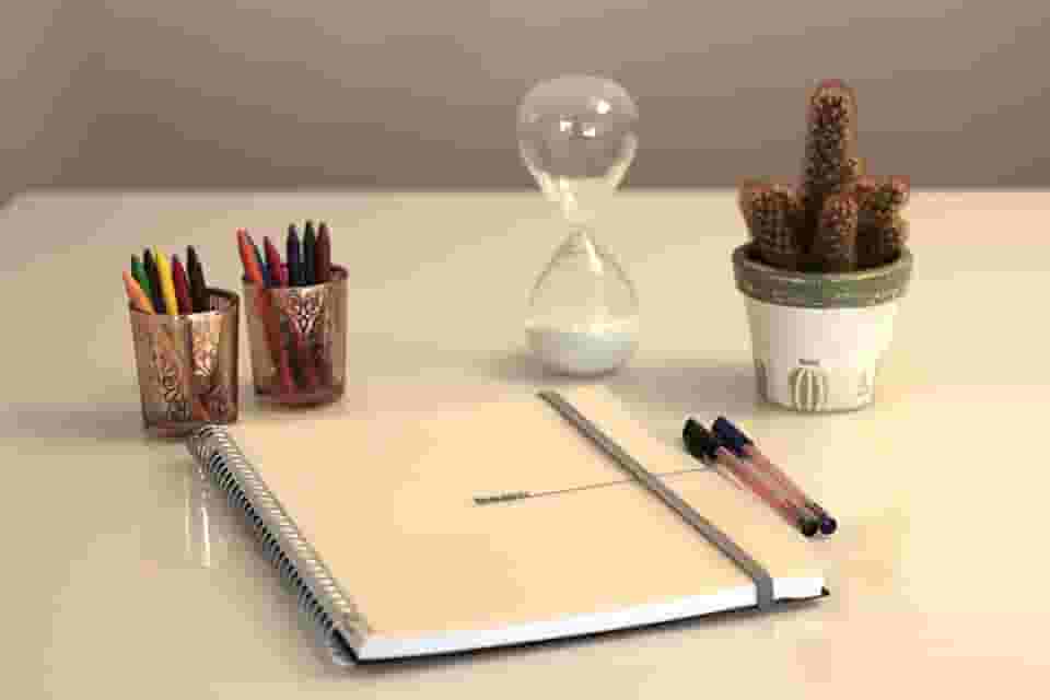 Confetti - Caderno Universitário Basic 1x1 80 Folhas Pautado Capa Incolor