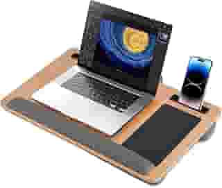 Mesa de Colo, Mesa Portatil para Notebook, 55 × 34cm, Acomoda Laptops de 17,3 polegadas, Mesa Notebook Cama Base em Almofada com Slot para Celular Tablet e Objetos