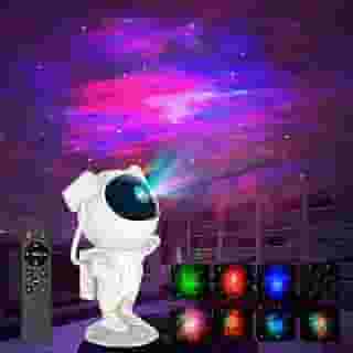 Projetor de luz de galáxia em forma de astronauta, projetor Space Buddy, luz noturna para quarto, controle remoto e temporizador, projetor de estrelas no teto Astro Alan para crianças e adultos