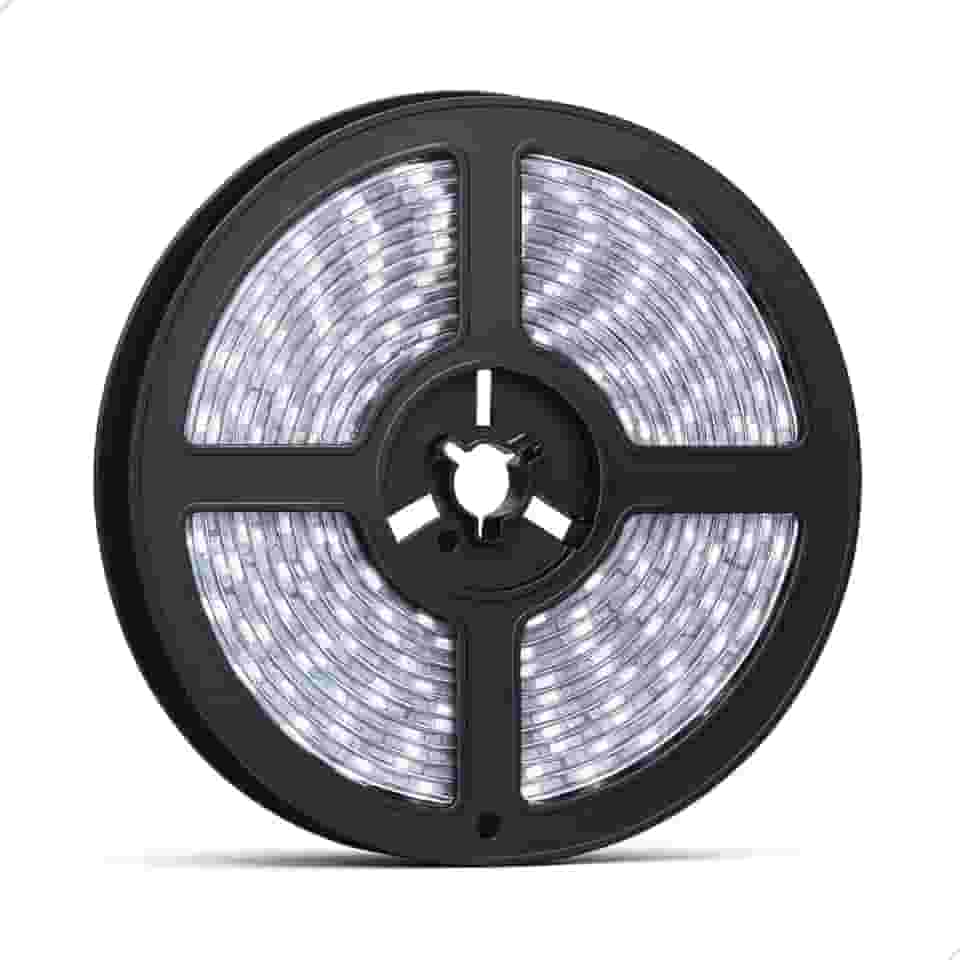 Fita LED Branco Frio 10m com IP44 para decorar salas quartos e ambientes internos como sancas e nichos