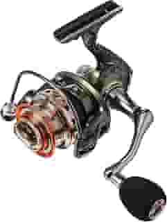 Pesca Brasil Molinete Ocelos 2000 7+1 RB, Relação de Recúo 5.5:1, Drag De 9 kg, Material Em Carretel Em Alumínio, Rolamentos Em Aço E Pinhão Em Latão Maciço, Com Engrenagens Em Zamac De Alto Impacto