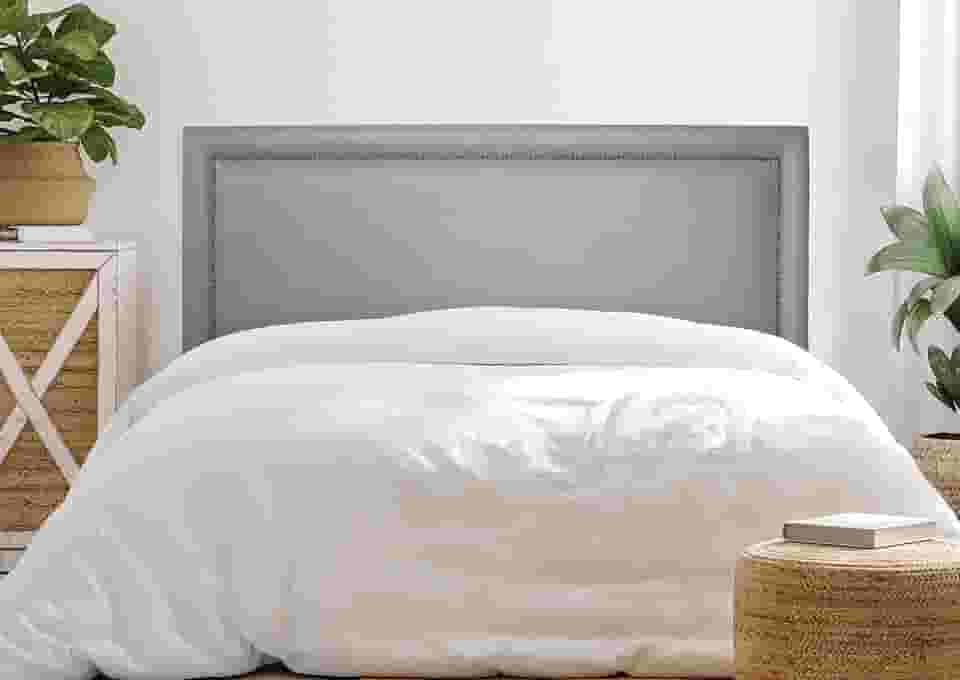 Cabeceira Casal Reta Luxo 140x60 Courino Cinza - Tachas Fumê