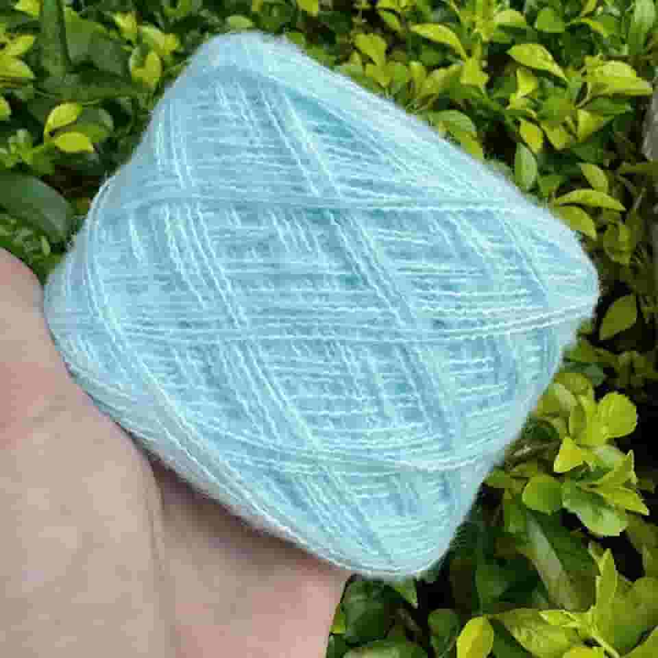 Bola de fio de pompom ultramacia, ideal para cachecóis de tricô, xales e artesanato de decoração de casa