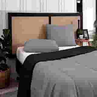 Edredom Casal Queen Margarida 3 Peças | Microfibra Antialérgica Premium | Macio, Confortável e Elegante | Ideal para Todas as Estações | Noites Aconchegantes e Relaxantes (Cinza e Preto)