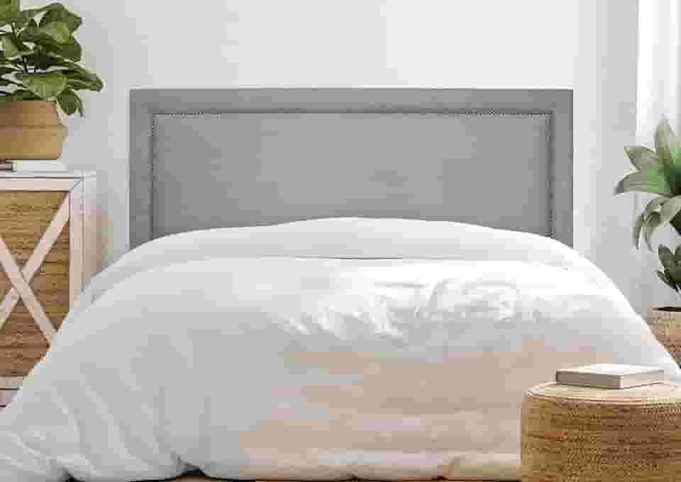 Cabeceira Casal Reta Luxo 140x60 Suede Cinza - Tachas Fumê