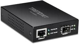 TRENDnet Conversor de mídia de fibra 10GBASE-T para SFP+, TFC-10GSFP, 1 porta RJ-45 de 10G, 1 compartimento SFP+ de 10 Gbps, compatível com NDAA e TAA, adaptador de energia incluído