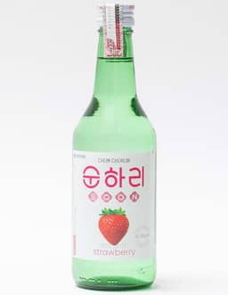 Soju Bebida Alcoólica Coreana Sabor Morango 360ml