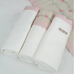 Cueiro para Bebê 100% Algodão Kit com 3 Unidades 80x80cm | Tecido Suave e Respirável | Ideal para Enxoval, Maternidade, Naninha e Proteção Diária (Creme/Rosa)