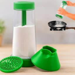 Tapioqueira Manual com Peneira e Polvilhador Integrados Tapiocas Sem Grumos Crepioca Distribuição Uniforme Compacta Ergonômica Fácil de Limpar Desmontável Resistente Cozinha Prática (Verde)