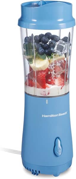Hamilton Beach Liquidificador portátil para batidos e vitaminas, copo e tampa de viagem sem BPA, lâminas de aço inoxidável duráveis, liquidificador de smoothie pessoal, azul tranquilo (51172)