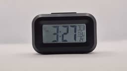 Relógio de Mesa Digital Despertador a Pilha com Termômetro e Calendário, Luz Noturna Azul, Design Moderno e Compacto para Quarto, Escritório e Viagem (Preto)