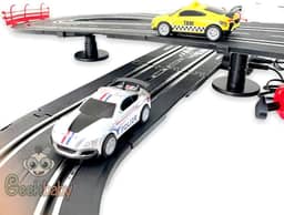 Auto Pista Turbo Run Circuito em Oito com 2 Carrinhos, DM Toys, DMT5892
