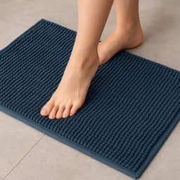 Tapete de Banheiro Microfibra Macarrão Bolinha Popcorn 40x60cm — Antiderrapante, Super Macio, Absorvente, Lavável, Secagem Rápida (Azul)