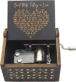 Caixa de Música Preta, de Manivela Vintage Esculpida em Madeira para Presente para o Amor, Namorado, Namorado, Marido, Esposa, Amantes de Aniversário, Dia dos Namorados, Aniversário