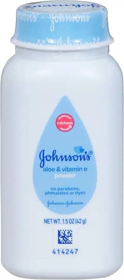 Johnson's Baby Pó para bebê de amido de milho naturalmente derivado com Aloe e vitamina E para pele delicada, hipoalergênico e livre de parabenos, ftalatos e corantes para cuidados delicados com a
