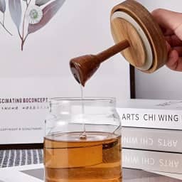 Meleira Porta Mel em Vidro com Tampa e Pegador em Madeira de Acácia Linha Premium Distribuição Polegatto Comércio