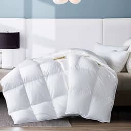 WhatsBedding Edredom King leve de penas de ganso e plumas - Coleção de hotel luxuoso - Capa de 100% algodão branco fino com enchimento de edredom com abas de canto - King Size 260 x 234 cm
