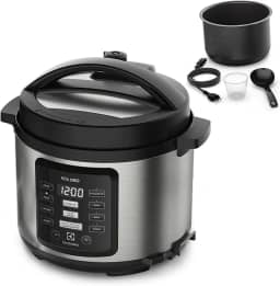 Panela pressão elétrica Electrolux digital capacidade 5L silenciosa segura 10 travas segurança 9 receitas pré-programadas PCC15 inox preto 127v por Rita Lobo